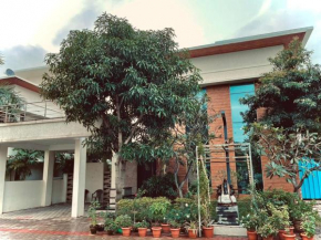 Luxury Beach Side Villa in ECR with King Sized Beds , Pool Table & Bar Room